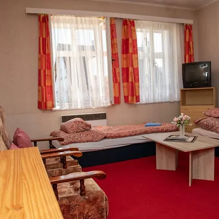 U Kocoura Pod Klínovcem Apartamento Kovářská