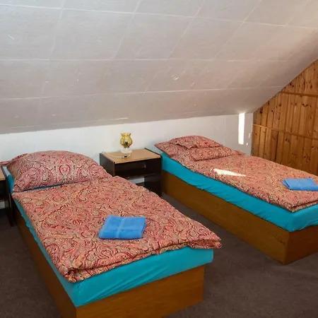 U Kocoura Pod Klinovcem Apartment